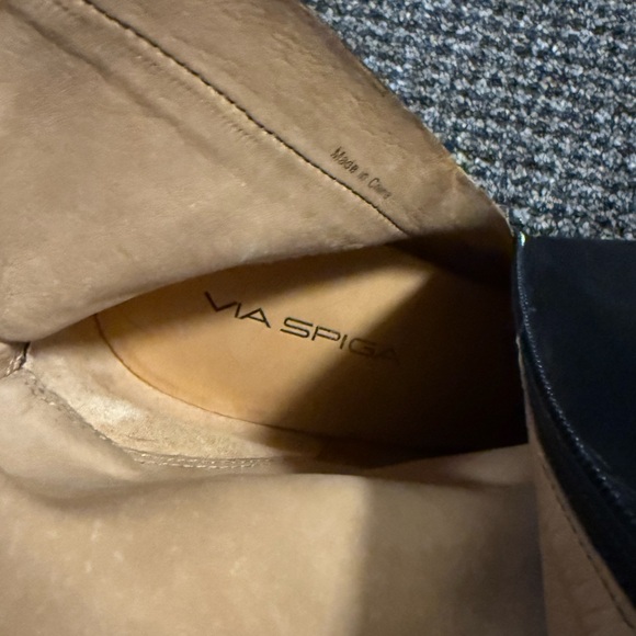 Via Spiga Black Fur-Trimmed Heeled Boots - Picture 6 of 9